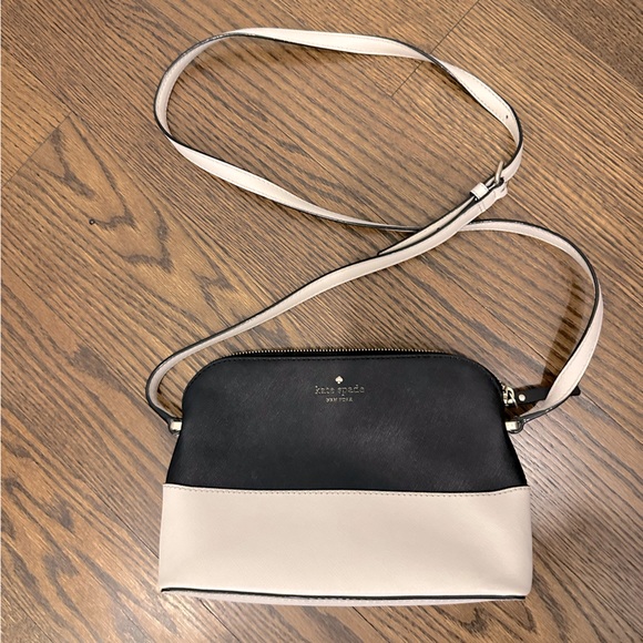 Kate Spade crossbody purse, black and white - Picture 1 of 9